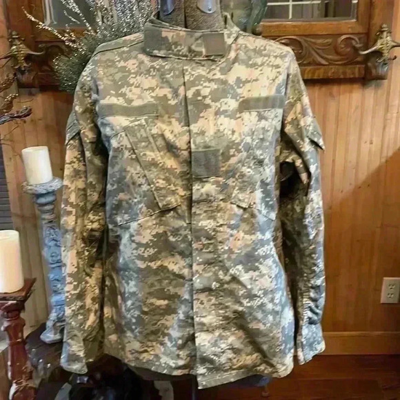 Military jacket. Size medium/long. - Picture 1 of 11